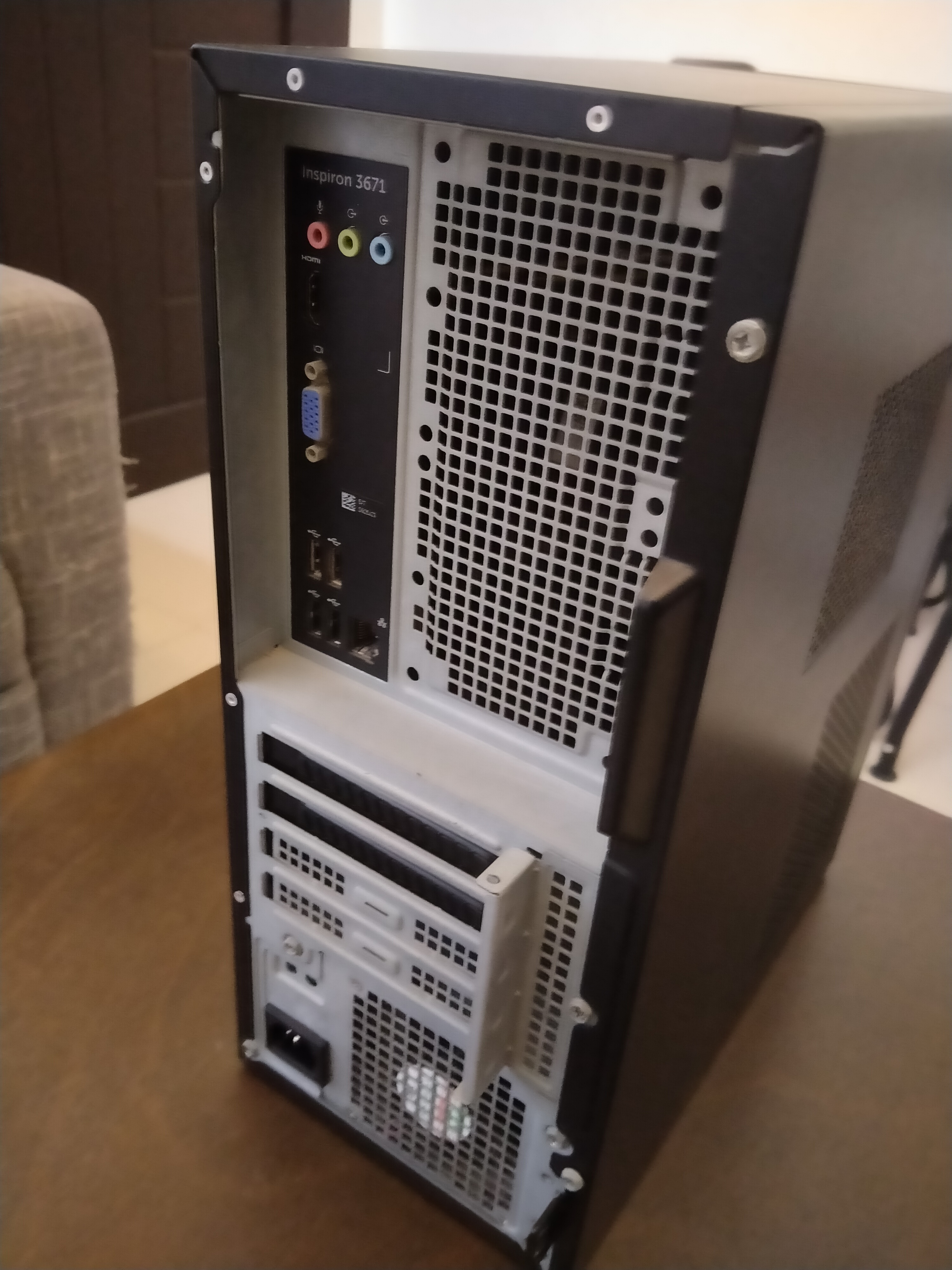 IMAGE OF DELL INSPIRON 3671 WITH CASE CLOSED WITH PCIE SLOT COVERS ONE AND TWO